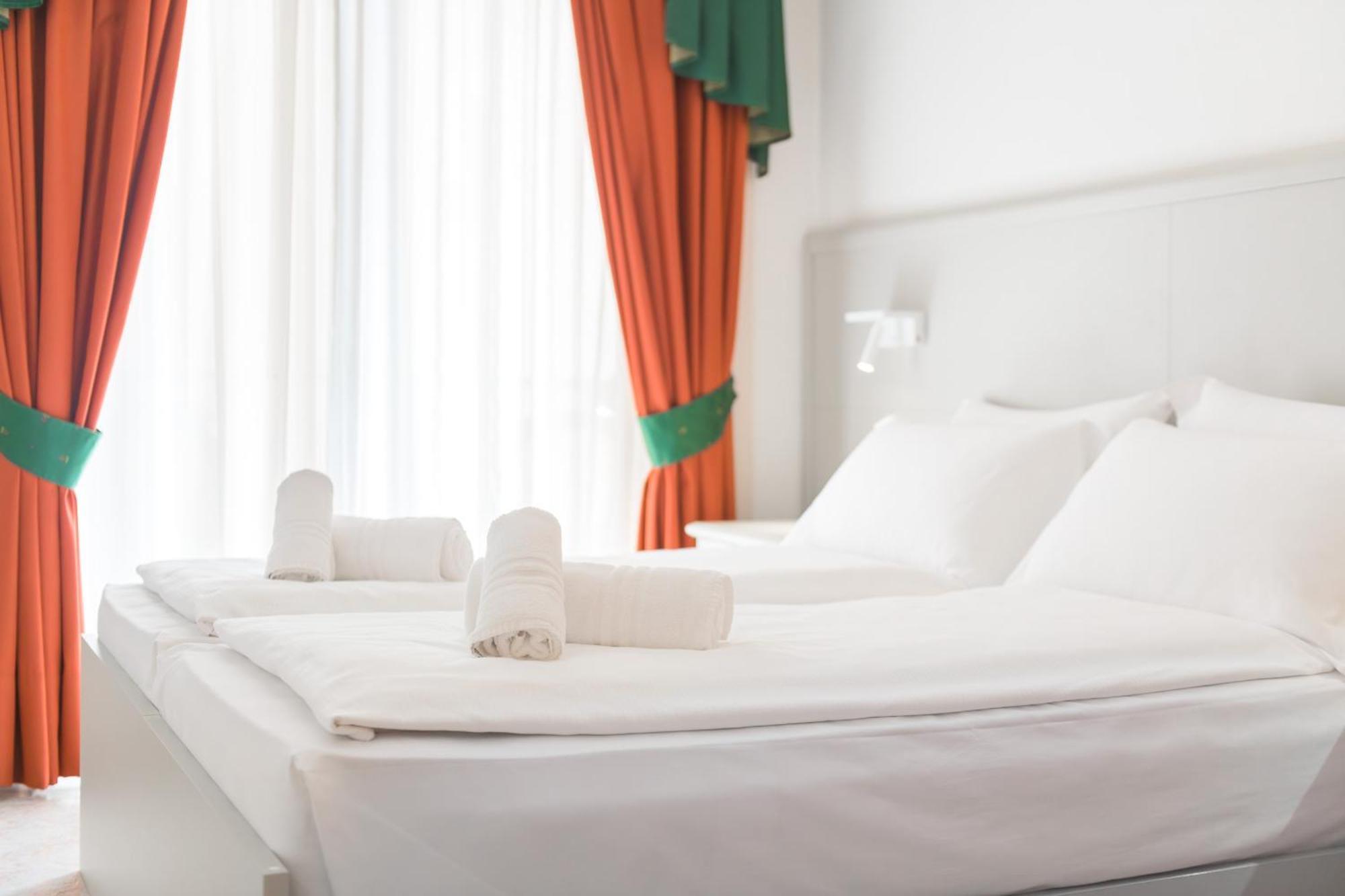 Hotel Garda Bellevue Limone sul Garda Exteriör bild