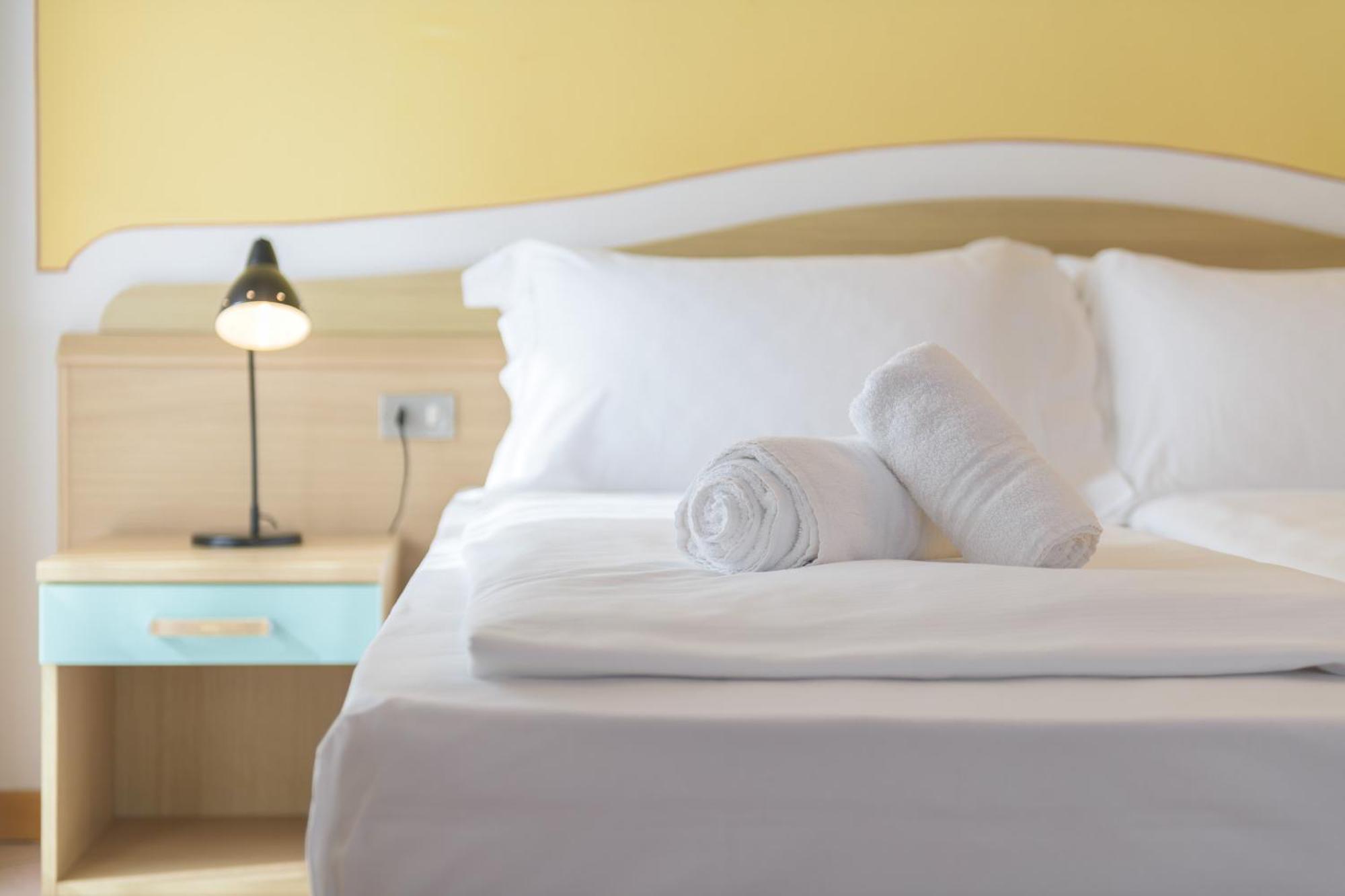 Hotel Garda Bellevue Limone sul Garda Rum bild