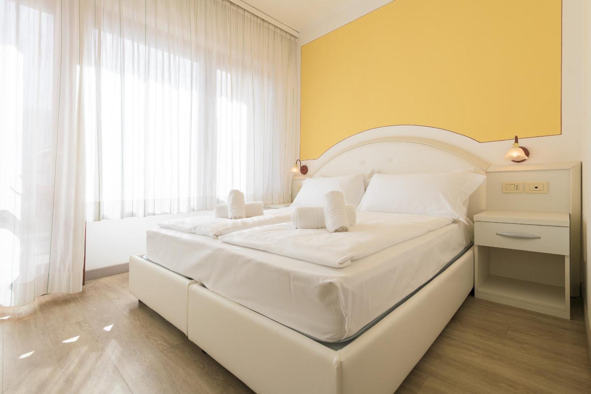 Hotel Garda Bellevue Limone sul Garda Exteriör bild