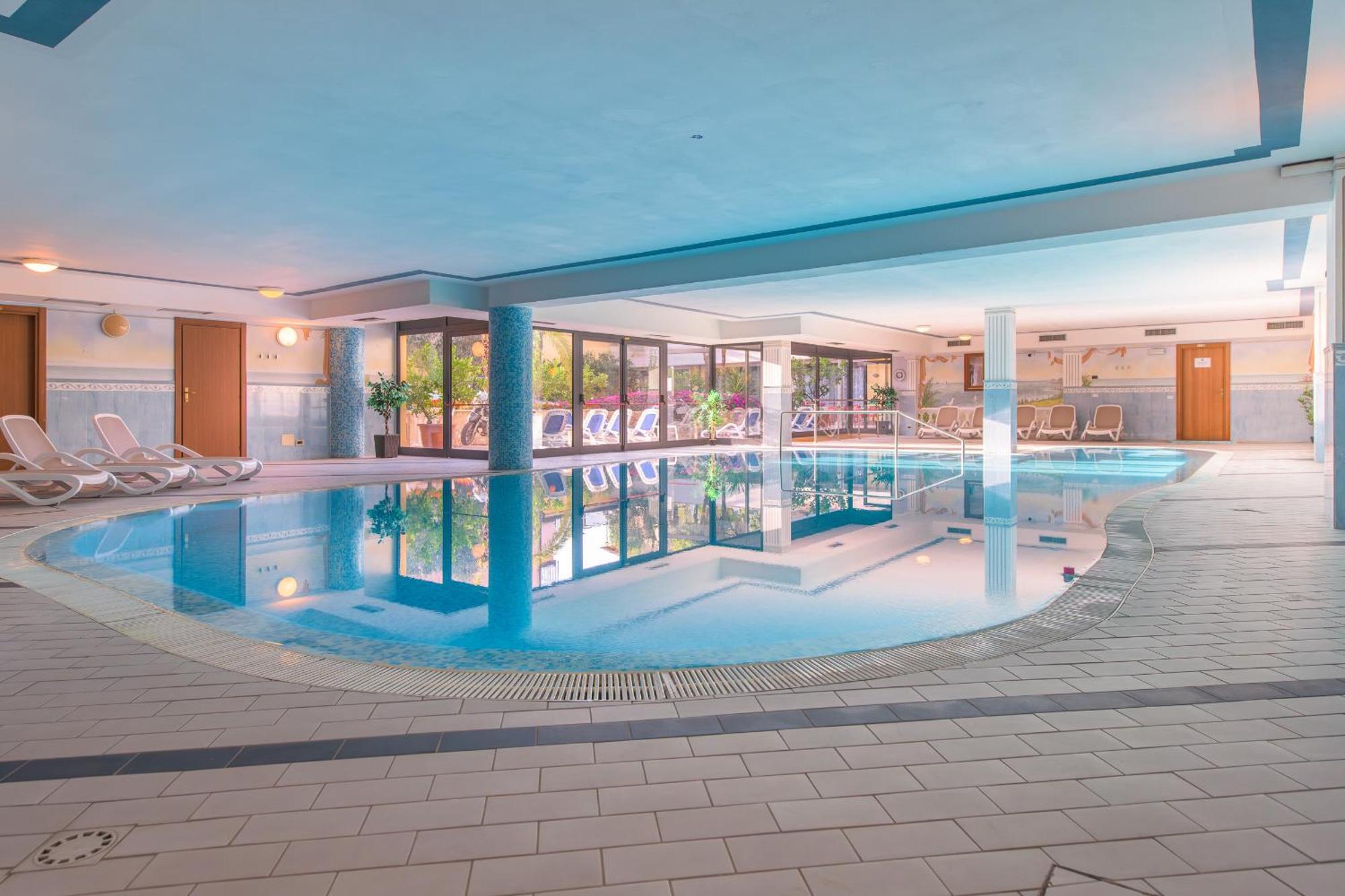 Hotel Garda Bellevue Limone sul Garda Exteriör bild
