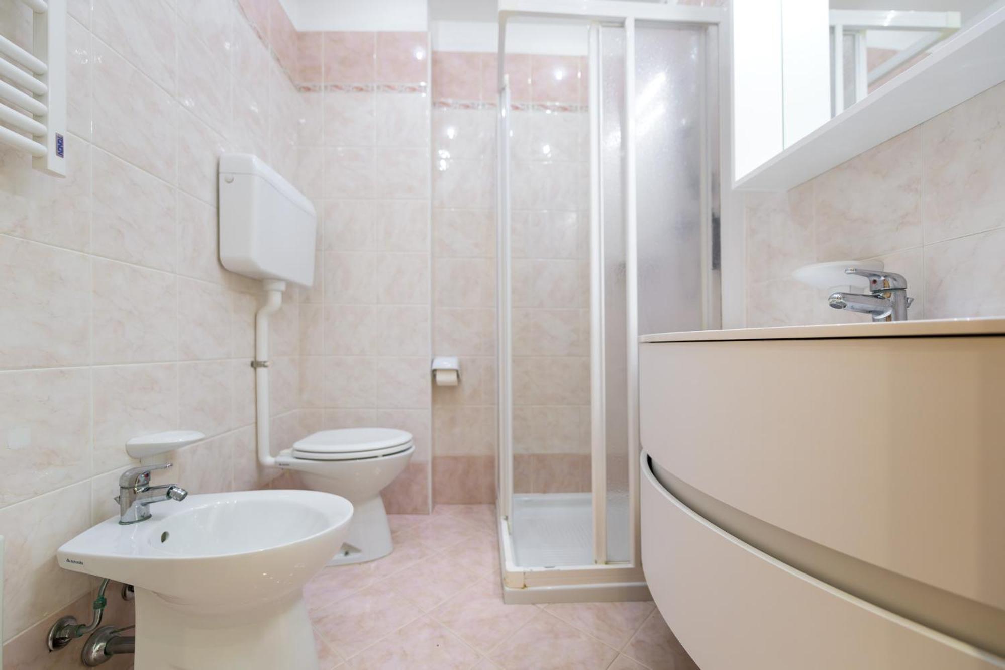 Hotel Garda Bellevue Limone sul Garda Rum bild