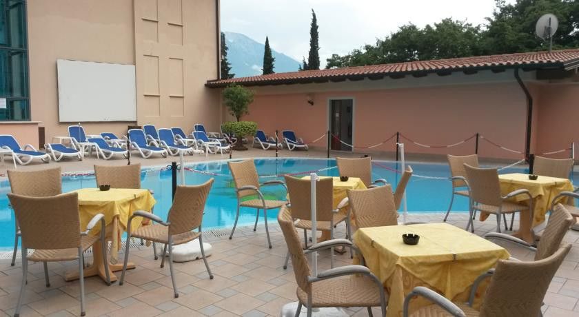Hotel Garda Bellevue Limone sul Garda Exteriör bild